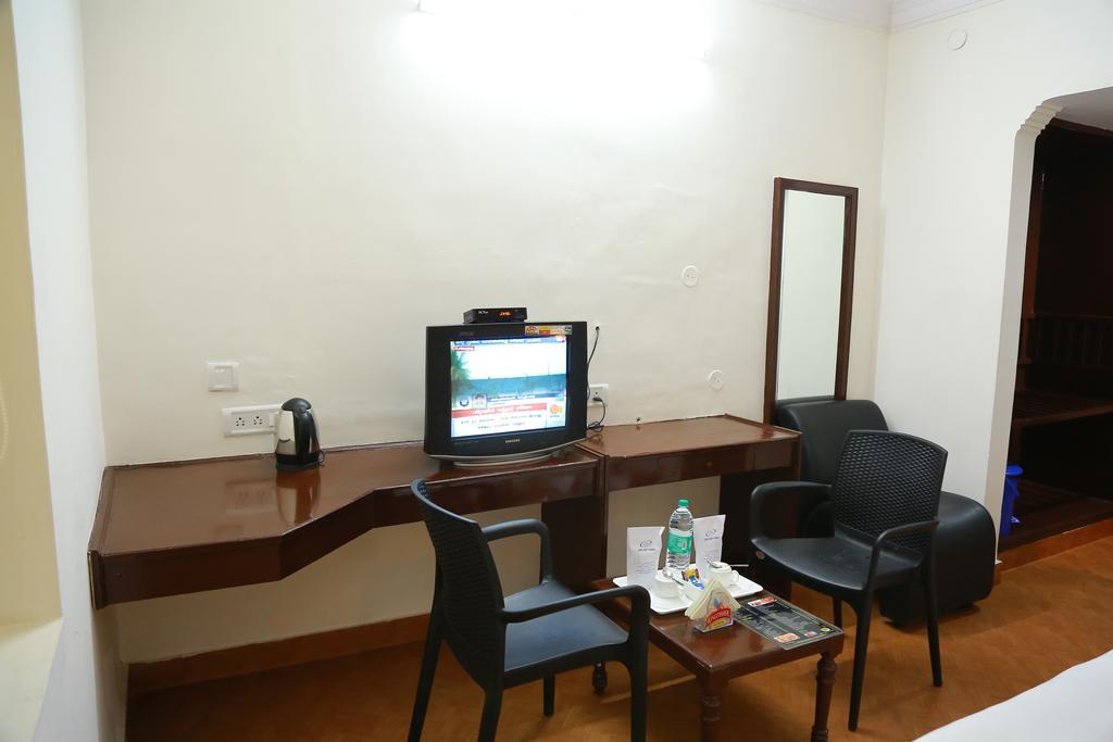 Hotel Shridevi Park Chennai Exterior photo