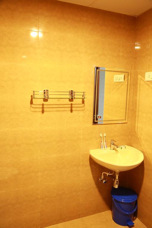 Hotel Shridevi Park Chennai Exterior photo
