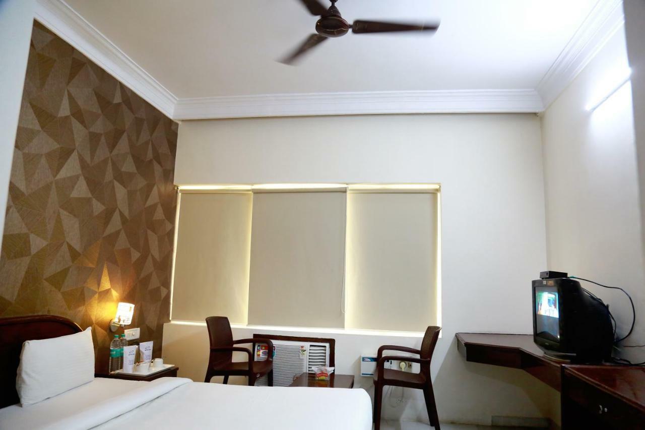 Hotel Shridevi Park Chennai Exterior photo